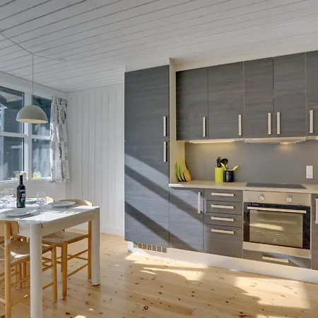 Vakantiehuis Bergit - 55m From The Sea By Interhome Bøtø By